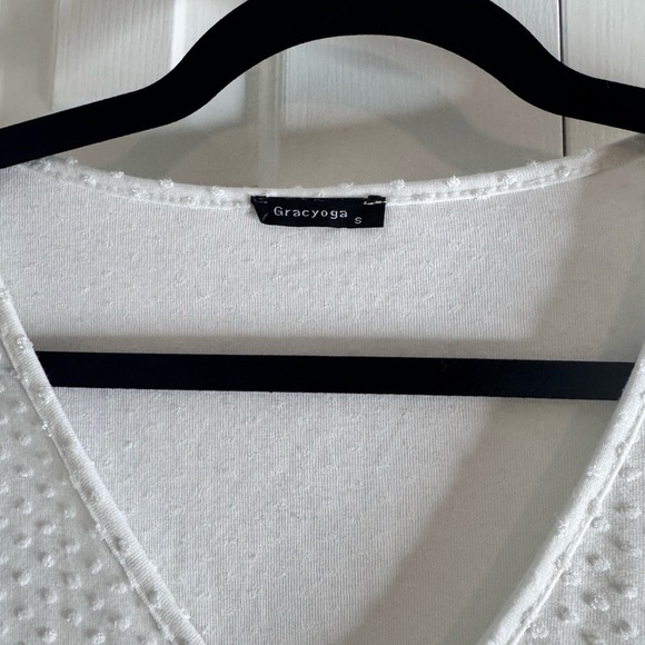 Gracyoga Women’s White Textured Dot Shift Dress with Bell Sleeves - Size Small - Picture 2 of 8